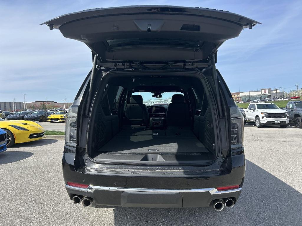 new 2025 Chevrolet Suburban car, priced at $82,095