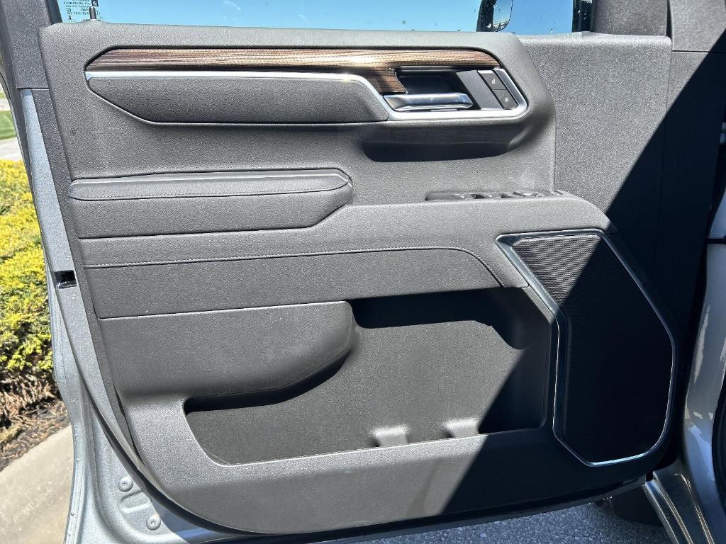 new 2025 Chevrolet Silverado 1500 car