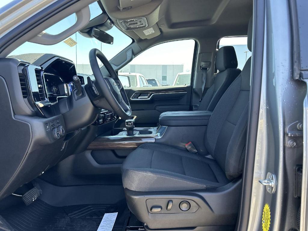 new 2025 Chevrolet Silverado 1500 car