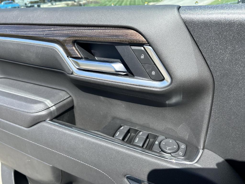 new 2025 Chevrolet Silverado 1500 car