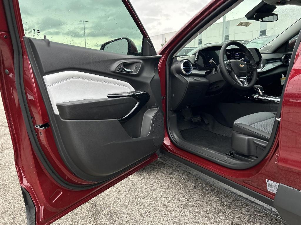 new 2025 Chevrolet Trax car, priced at $24,885