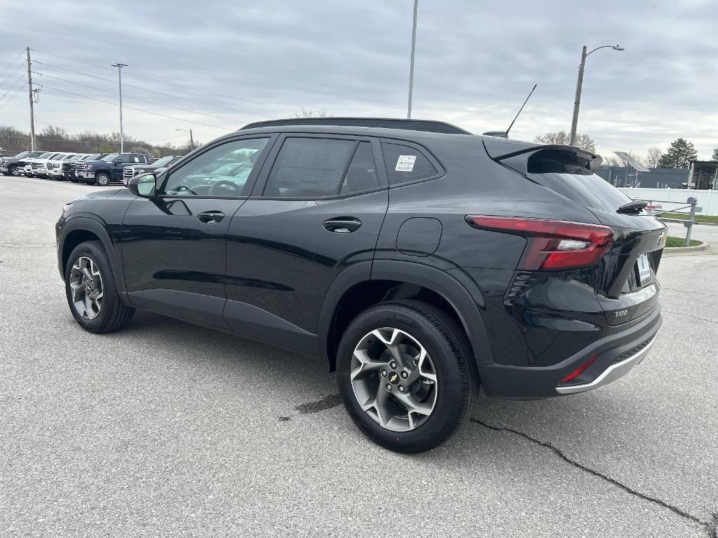 new 2025 Chevrolet Trax car, priced at $25,385