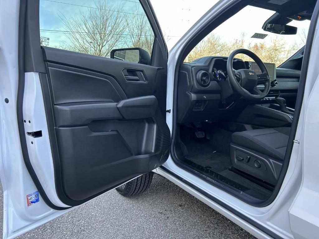 new 2024 Chevrolet Colorado car, priced at $36,145