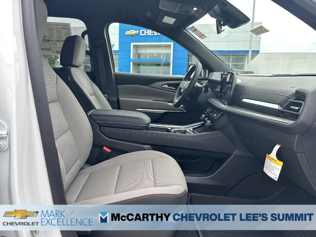 new 2025 Chevrolet Traverse car, priced at $41,895