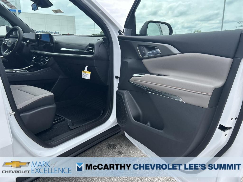 new 2025 Chevrolet Traverse car, priced at $41,895