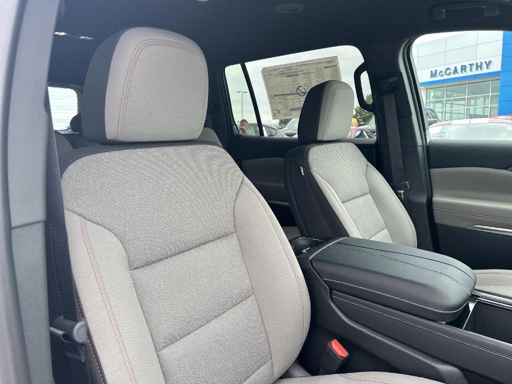 new 2025 Chevrolet Traverse car, priced at $43,045