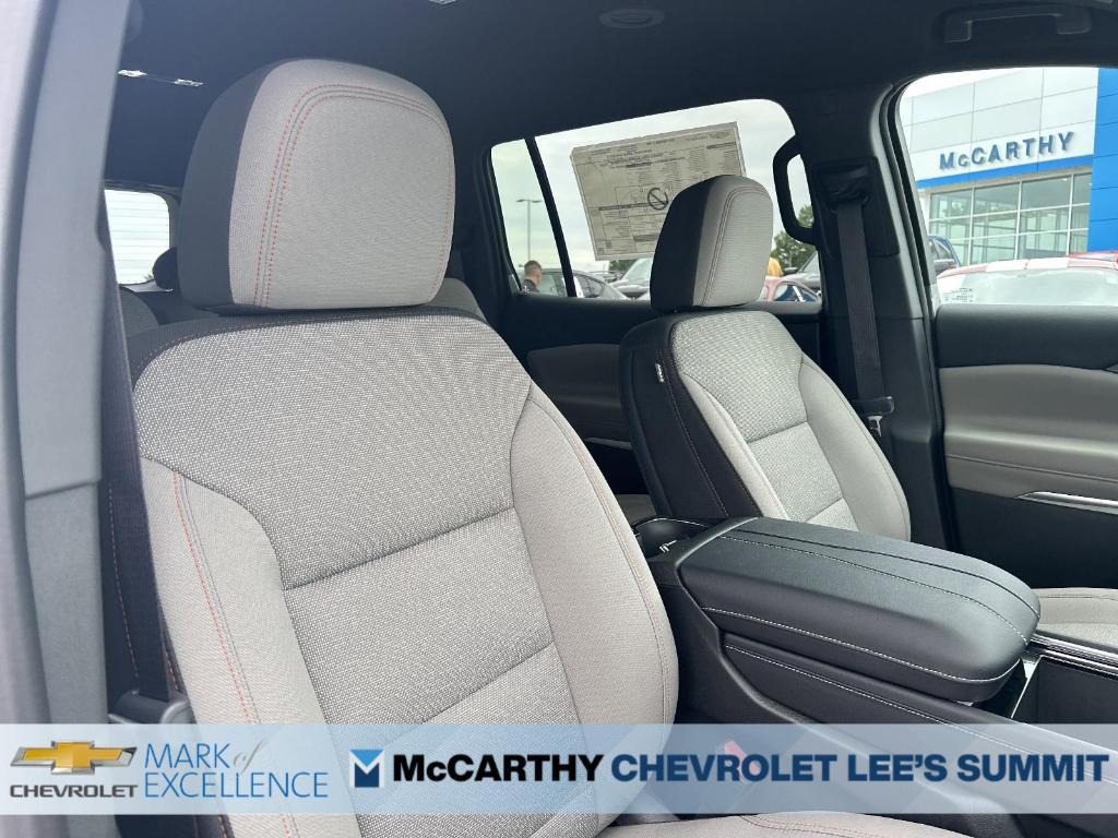 new 2025 Chevrolet Traverse car, priced at $41,895