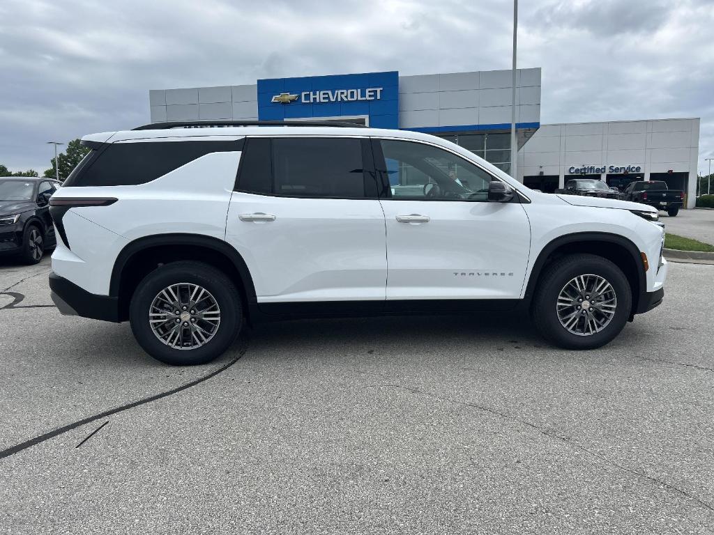 new 2025 Chevrolet Traverse car, priced at $43,045