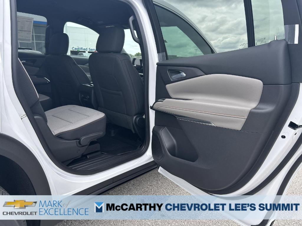 new 2025 Chevrolet Traverse car, priced at $41,895