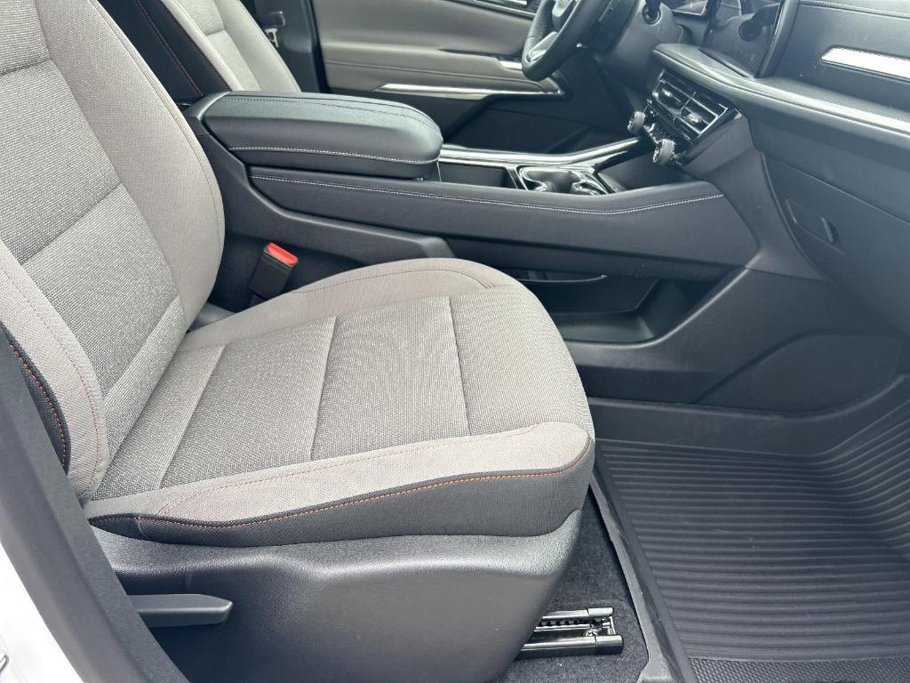 new 2025 Chevrolet Traverse car, priced at $43,045