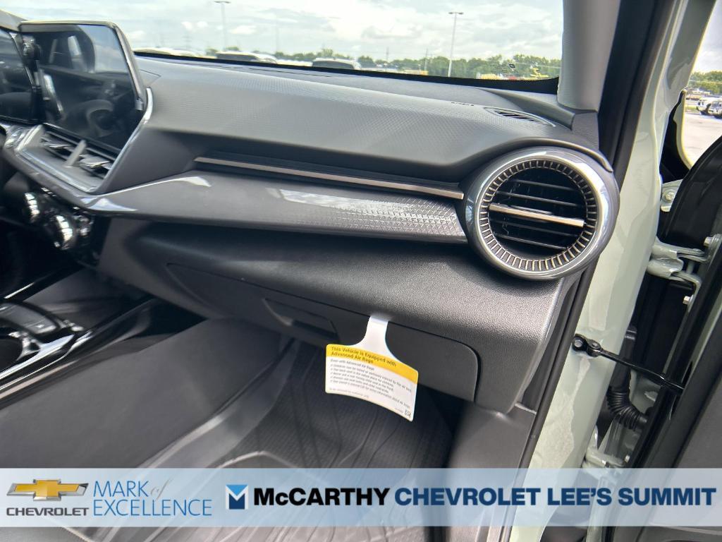 new 2025 Chevrolet Trax car