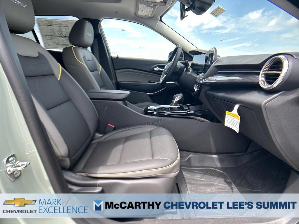 new 2025 Chevrolet Trax car
