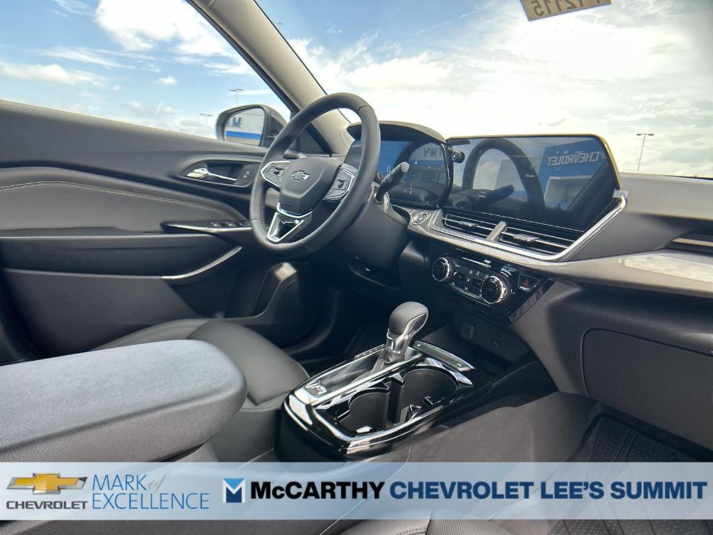 new 2025 Chevrolet Trax car
