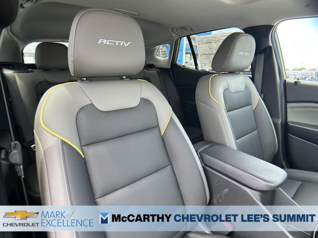 new 2025 Chevrolet Trax car