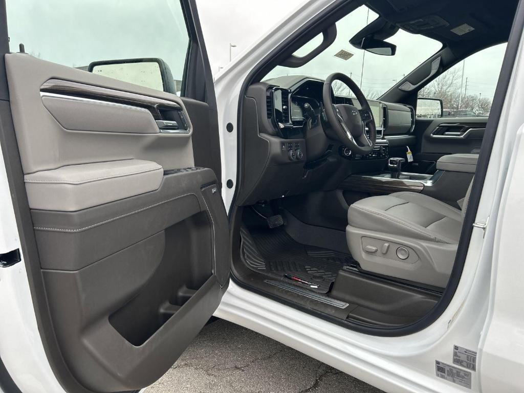 new 2025 Chevrolet Silverado 1500 car