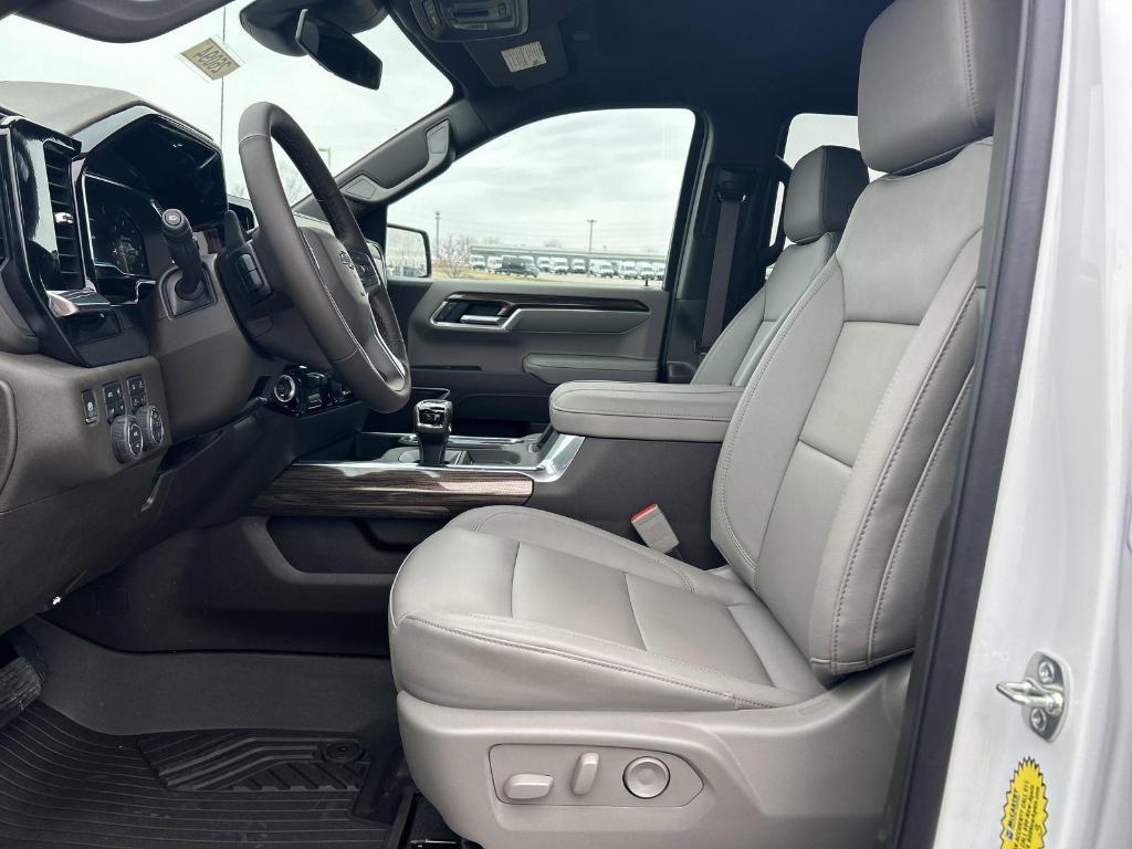 new 2025 Chevrolet Silverado 1500 car
