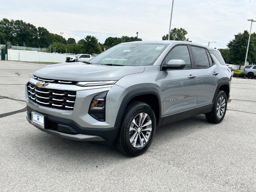 new 2026 Chevrolet Equinox car, priced at $31,295