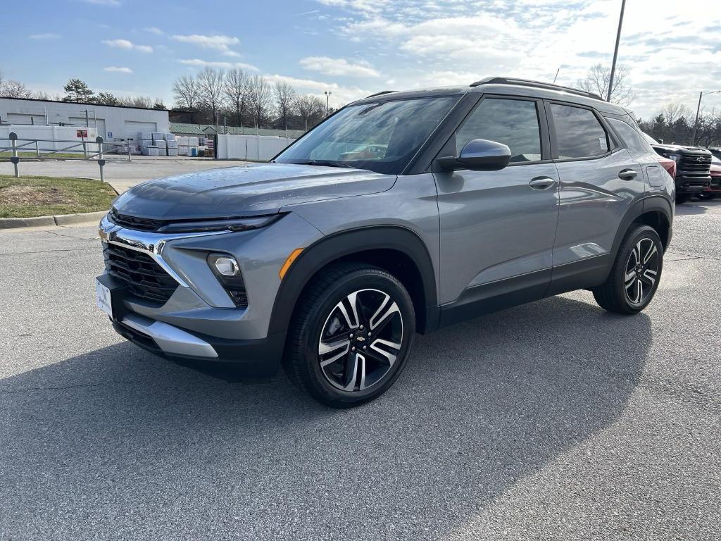 new 2025 Chevrolet TrailBlazer car, priced at $26,614