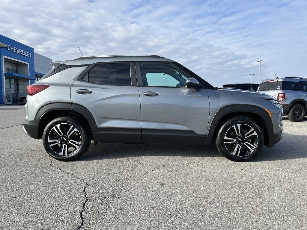 new 2025 Chevrolet TrailBlazer car, priced at $26,614