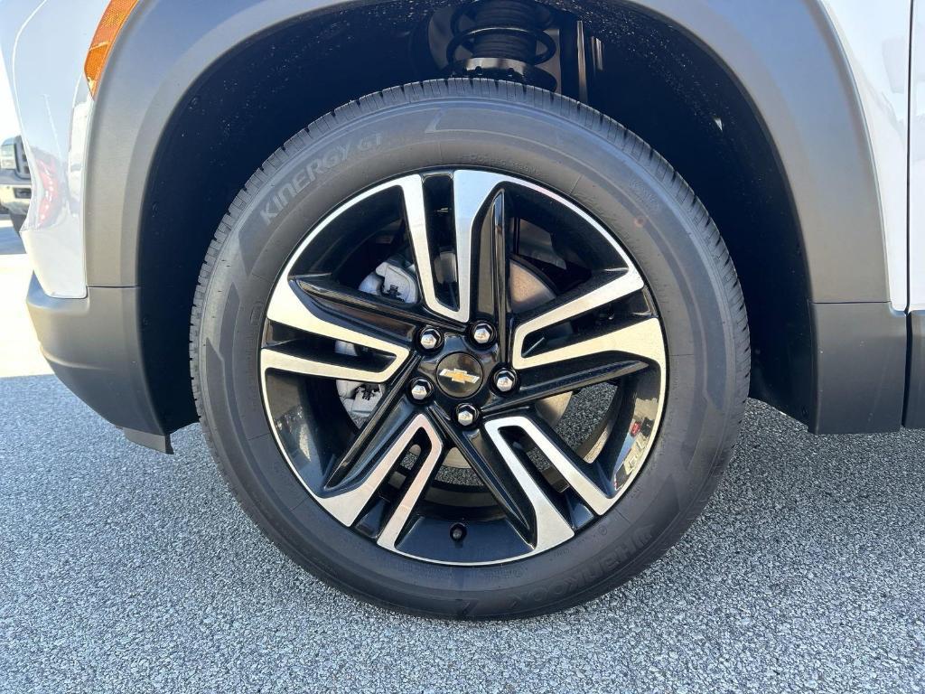 new 2025 Chevrolet TrailBlazer car, priced at $26,743