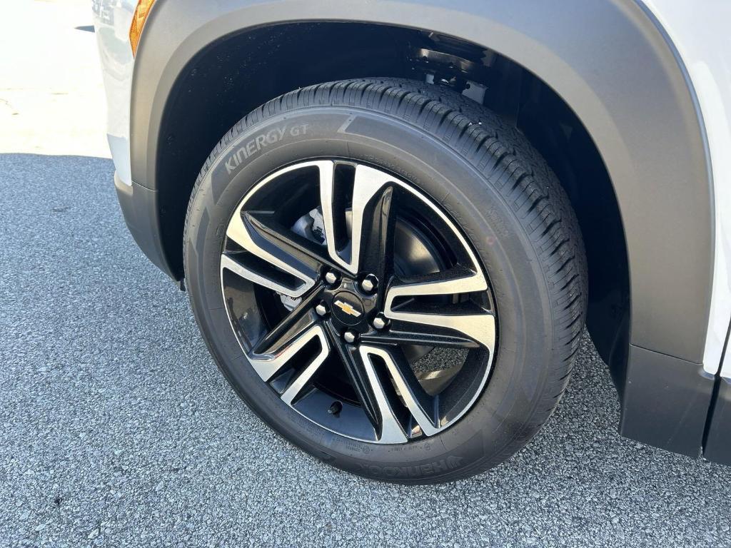 new 2025 Chevrolet TrailBlazer car, priced at $26,743