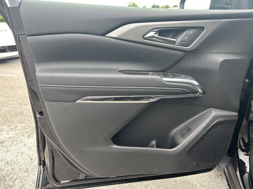 new 2025 Chevrolet Traverse car, priced at $43,045