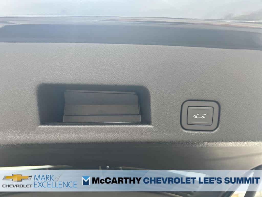 new 2025 Chevrolet Traverse car, priced at $42,000