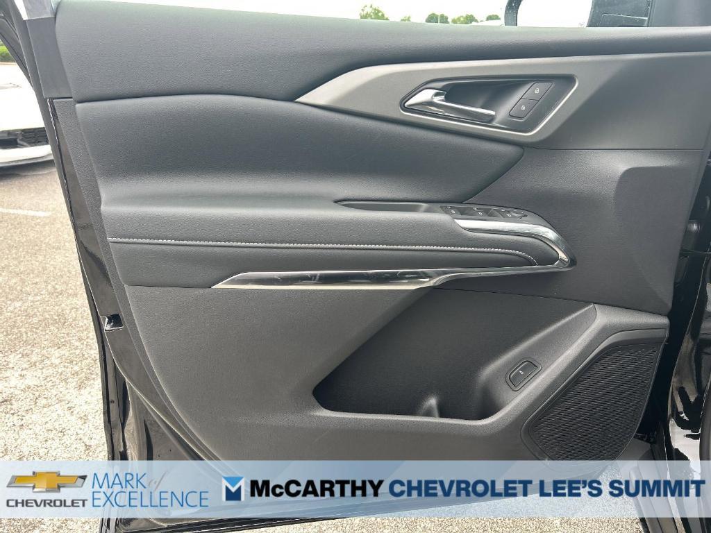 new 2025 Chevrolet Traverse car, priced at $42,000