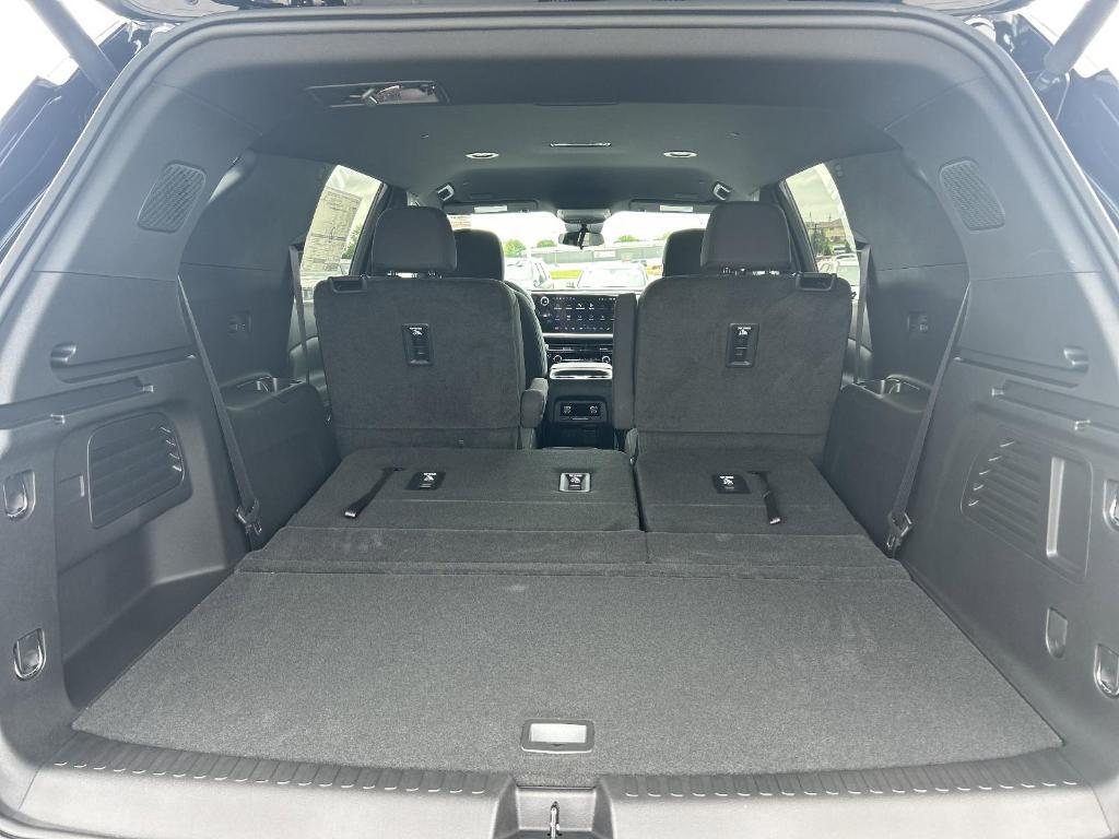 new 2025 Chevrolet Traverse car, priced at $43,045
