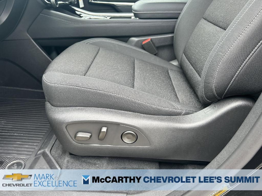 new 2025 Chevrolet Traverse car, priced at $42,000