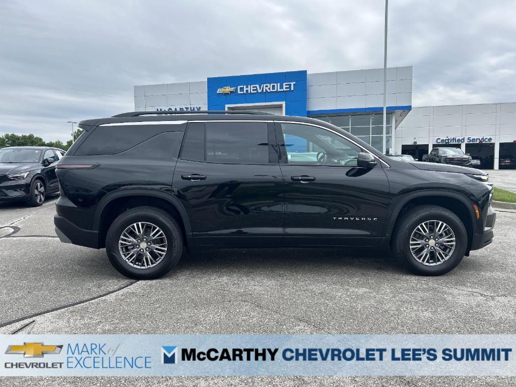 new 2025 Chevrolet Traverse car, priced at $42,000