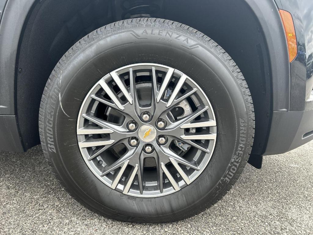 new 2025 Chevrolet Traverse car, priced at $43,045