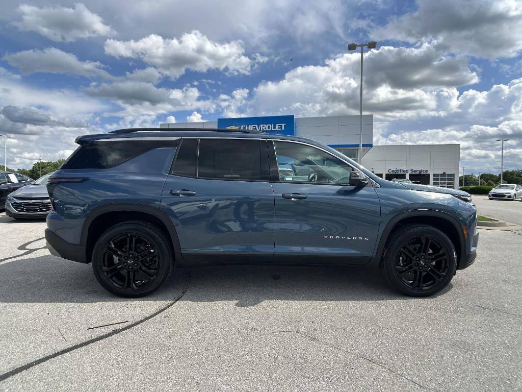 new 2025 Chevrolet Traverse car, priced at $50,415