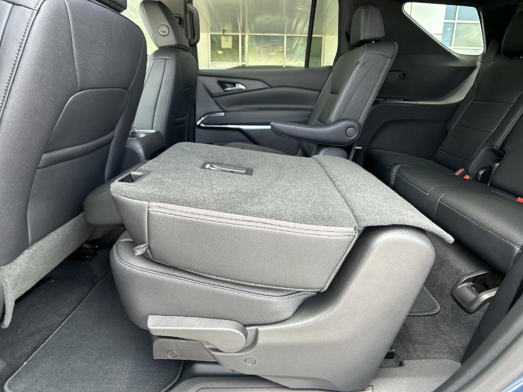 new 2025 Chevrolet Traverse car, priced at $50,415