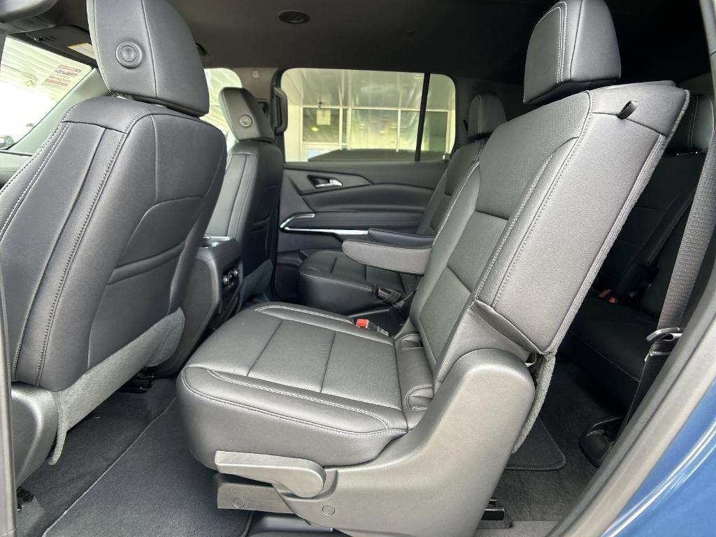 new 2025 Chevrolet Traverse car, priced at $50,415