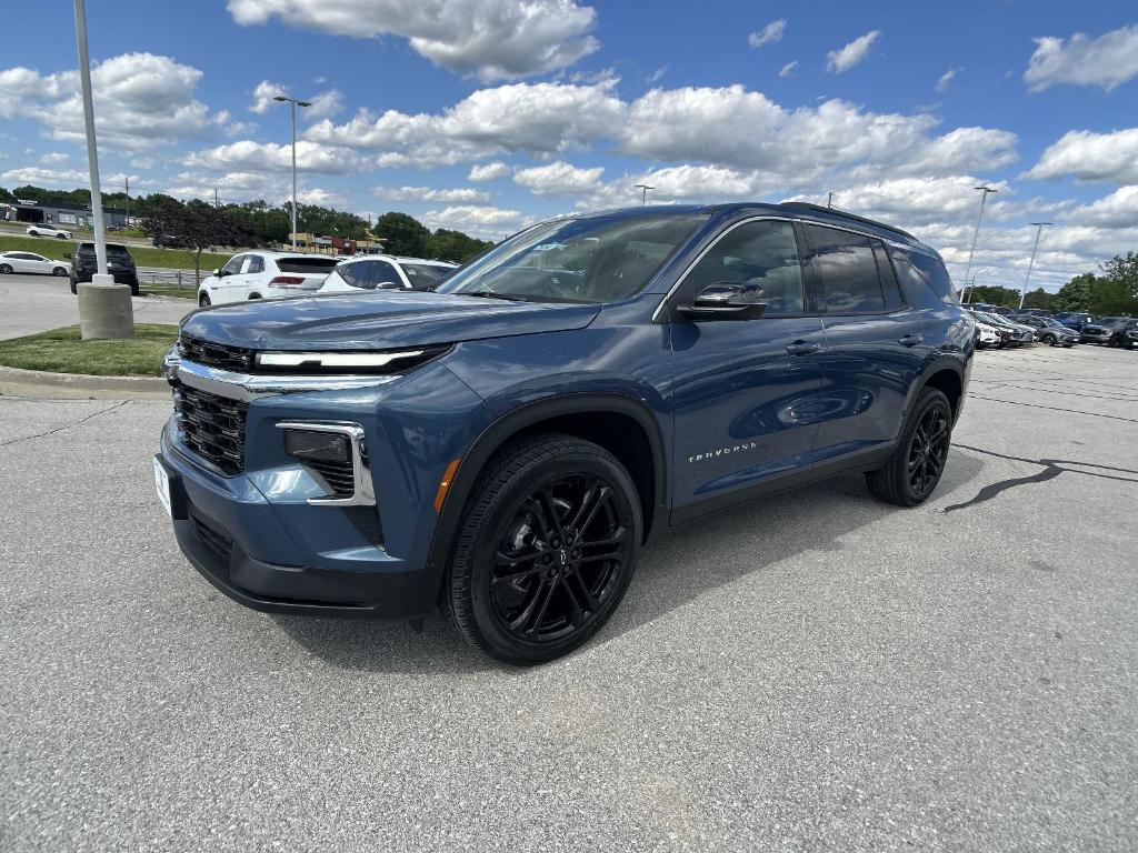 new 2025 Chevrolet Traverse car, priced at $50,415