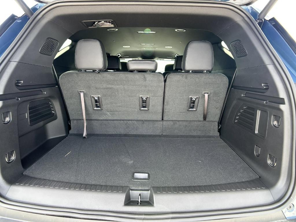 new 2025 Chevrolet Traverse car, priced at $50,415