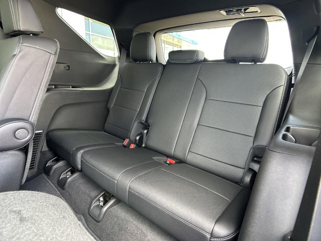 new 2025 Chevrolet Traverse car, priced at $50,415