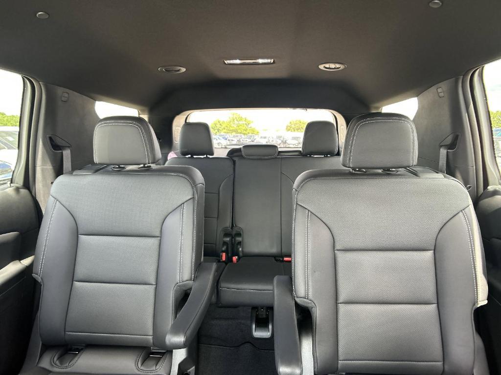 new 2025 Chevrolet Traverse car, priced at $50,415