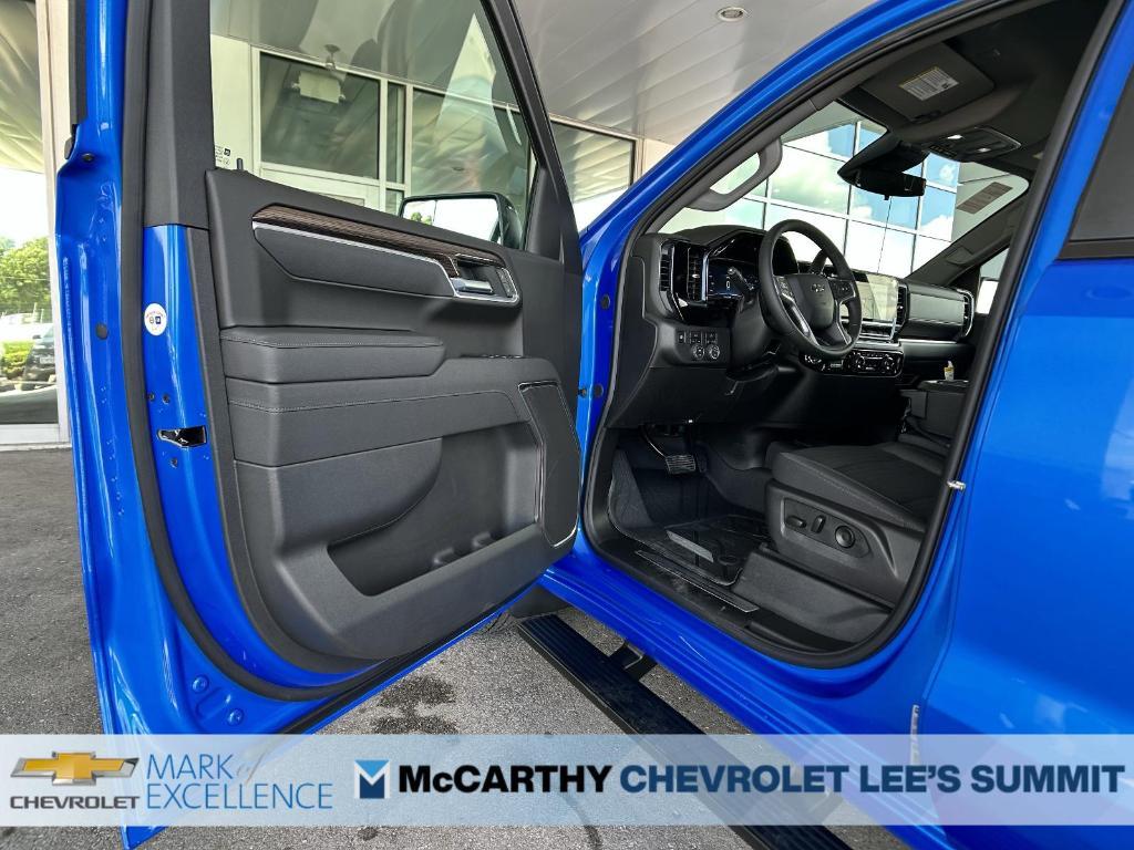 new 2025 Chevrolet Silverado 1500 car, priced at $46,015