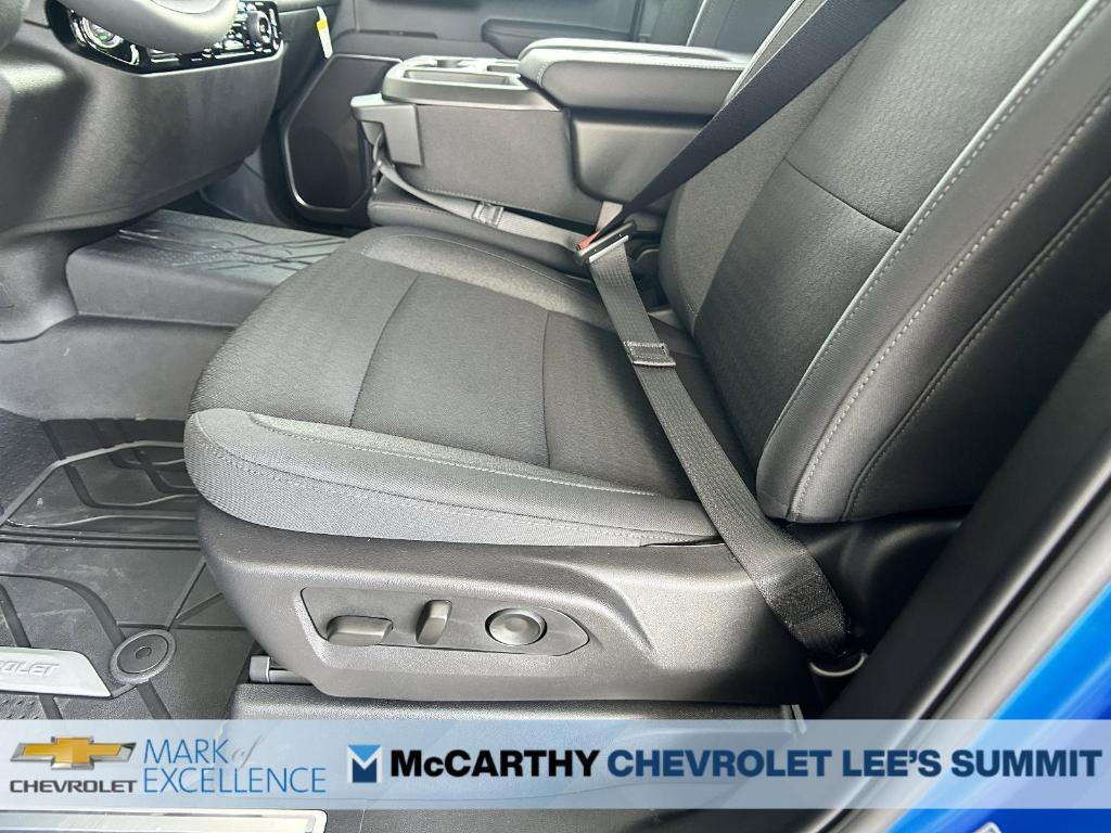 new 2025 Chevrolet Silverado 1500 car, priced at $46,015
