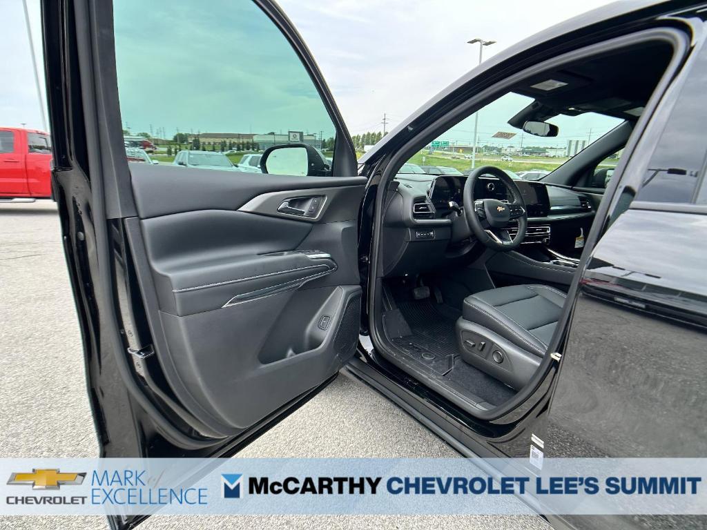 new 2025 Chevrolet Traverse car, priced at $45,045