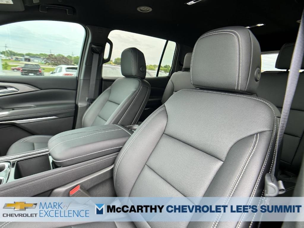 new 2025 Chevrolet Traverse car, priced at $45,045