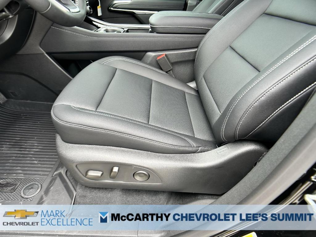 new 2025 Chevrolet Traverse car, priced at $45,045