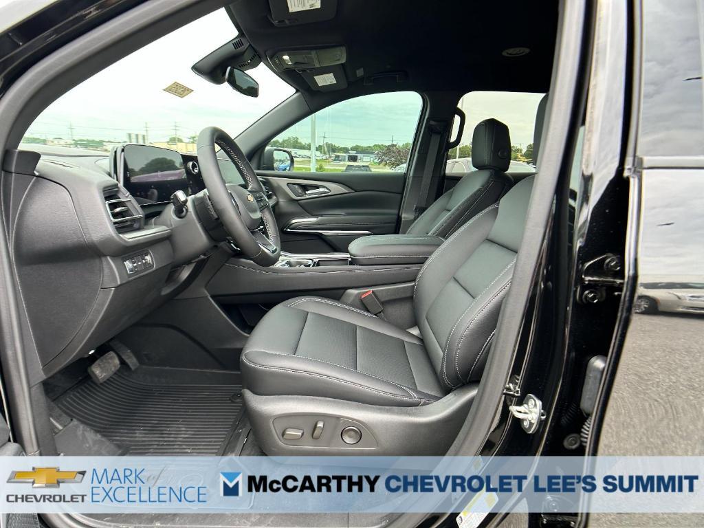 new 2025 Chevrolet Traverse car, priced at $45,045