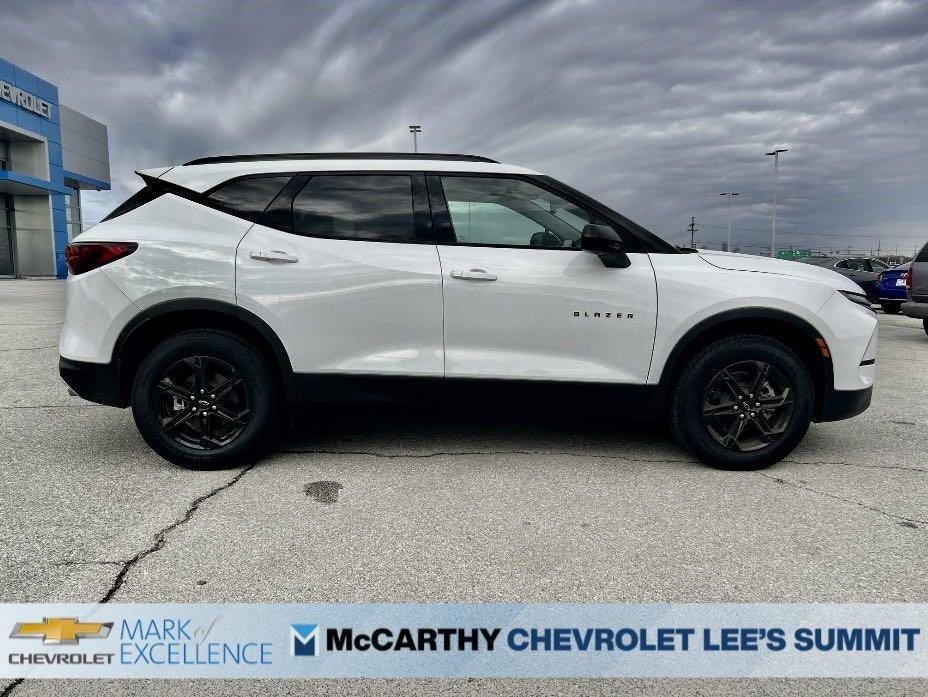 new 2025 Chevrolet Blazer car