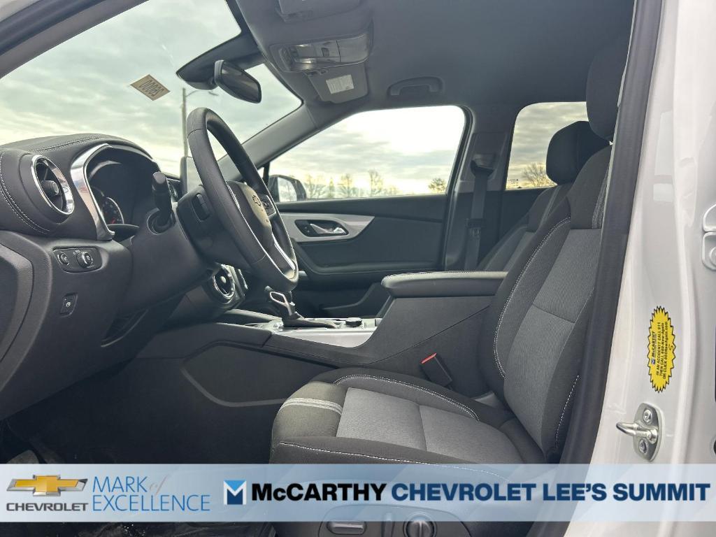 new 2025 Chevrolet Blazer car
