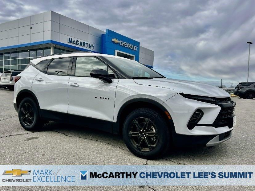 new 2025 Chevrolet Blazer car