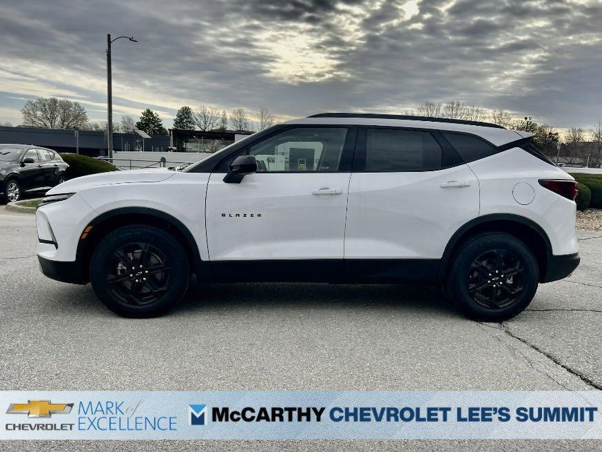 new 2025 Chevrolet Blazer car