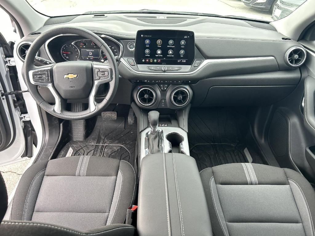 new 2025 Chevrolet Blazer car, priced at $35,230